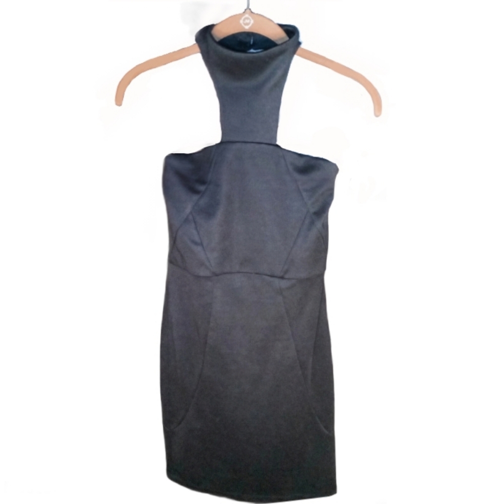 EUC 💞 Simple Solid Black Halter Neck Mini Dress
